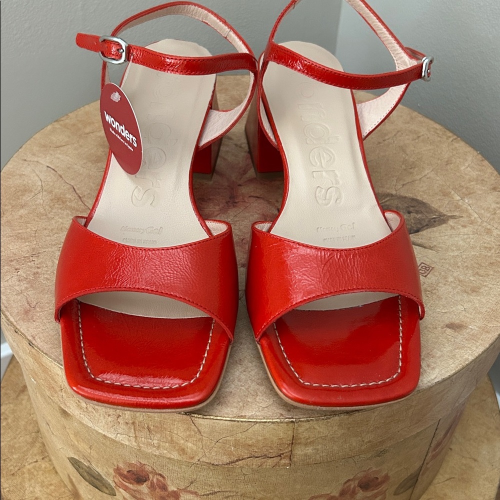 Wonders Red Block Heel Sandals